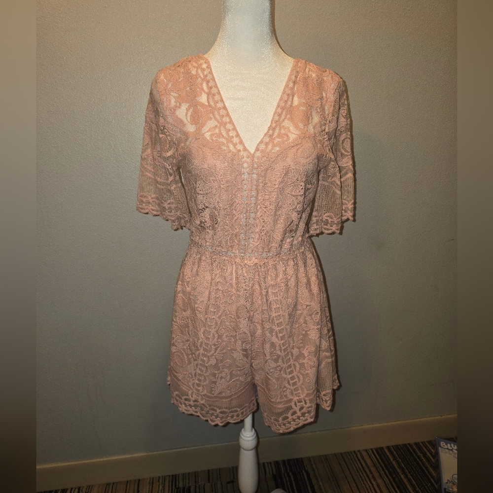 EUC Altar'd State Pink/Mauve/Dusty Rose Size Small Lace Boho Romper Cottagecore